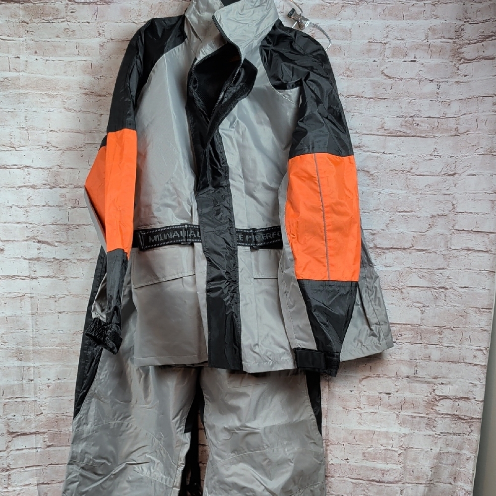 Milwaukee  Men's Silver  Orange Rain Suit Water Resitant Reflective Large